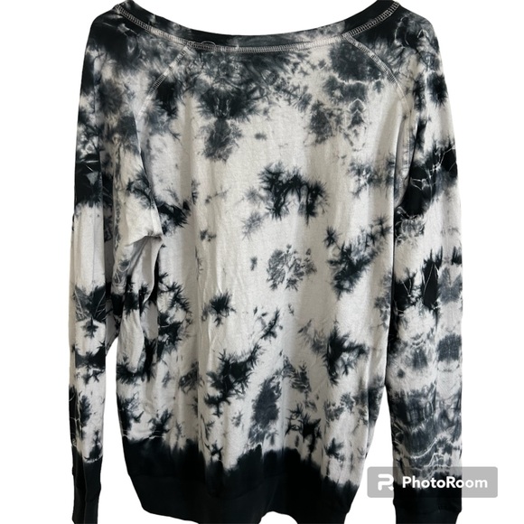 Yellowstone - Dutton Family Ranch Montana Established 1886 • Size Large - Picture 3 of 3